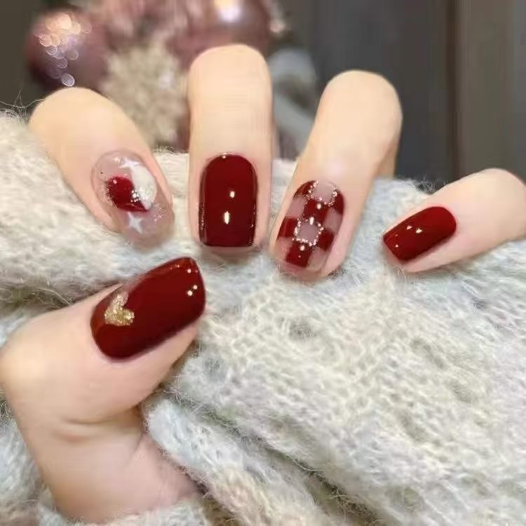 Burgundy Heart Nail Set