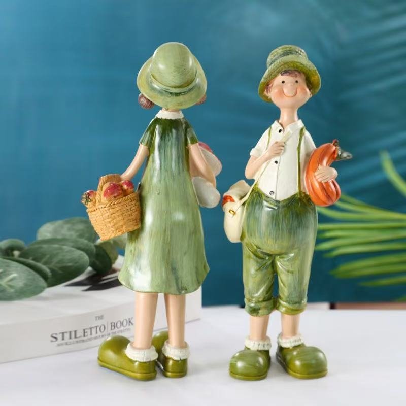 Figurines