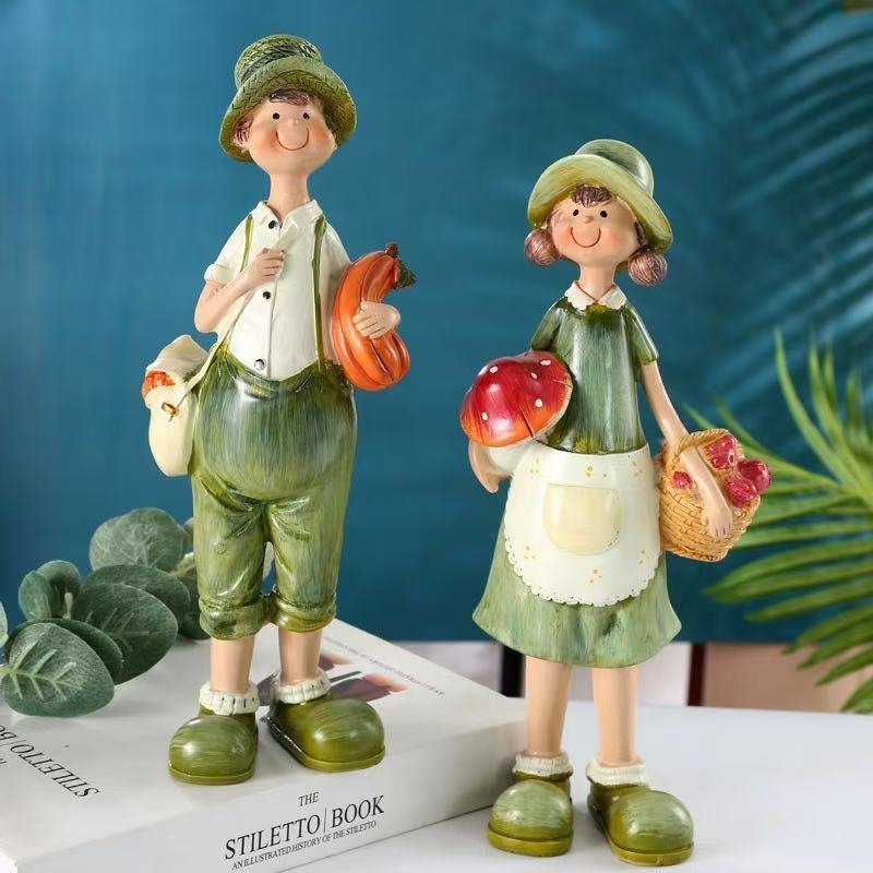 Figurines